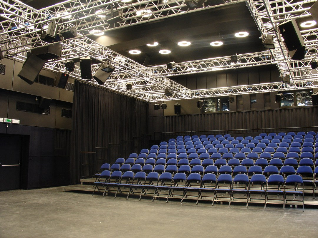 M390 Multifunction Theatre - Czech Rep.