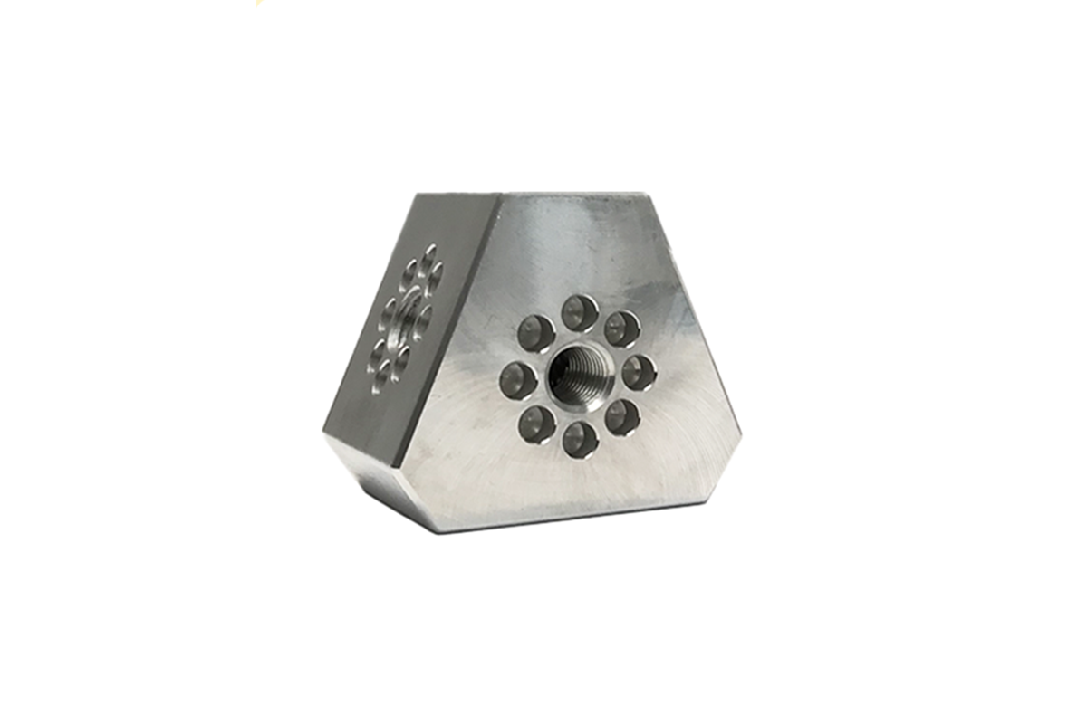 Multiconnection cube with 135°setting adjustability